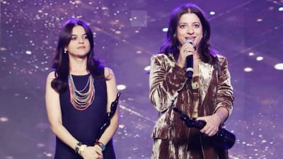 જાવેદ અખ્તરના લગ્ન હની ઈરાની સાથે થયા હતા, જેમનાથી તેમને બે બાળકો હતા, ફરહાન અખ્તર અને ઝોયા અખ્તર છે.ઝોયા અખ્તર ગ્લોબલ ચાહકો માટે ફિલ્મો બનાવે છે.