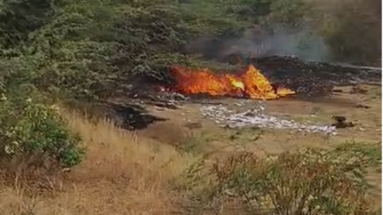  મહારાષ્ટ્રના બારામતીમાં બુધવારે સવારે 8:45 વાગ્યે આ અકસ્માત થયો હતો. વિમાનમાં સવાર છ લોકોના મોત થયા છે.
