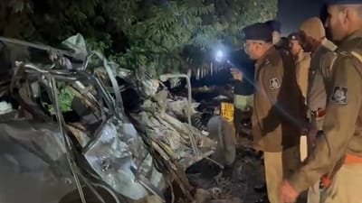 Breaking News : અમીરગઢના ઈકબાલગઢ હાઇવે પર કાર અને ટ્રક વચ્ચે અકસ્માત, 7ના મોત, 3 ઘાયલ