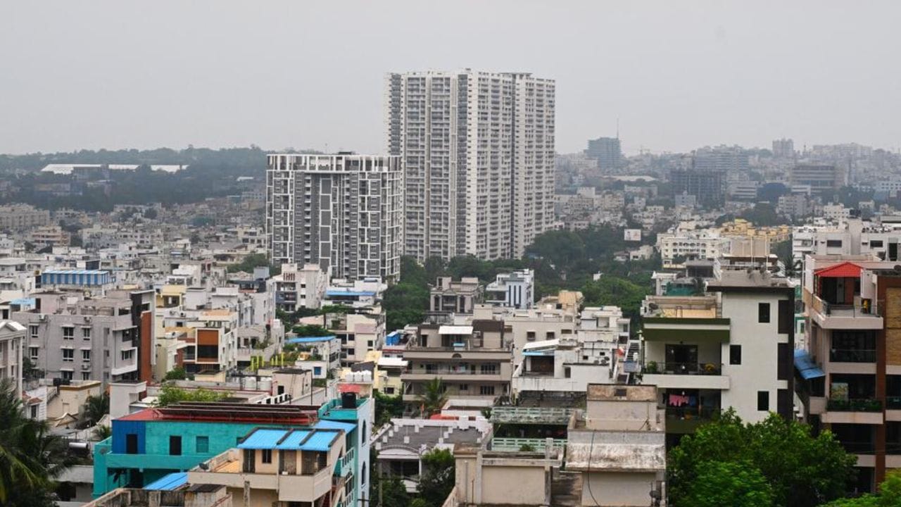 CREDAI દલીલ કરે છે કે ટિયર-1 અને ટિયર-2 શહેરોમાં મોટા પ્રમાણમાં પરવડે તેવા ભાડા સ્ટોક બનાવવાની જરૂર છે. વિકાસકર્તાઓ માટે નાણાકીય પ્રોત્સાહનો અને ભાડૂઆતો માટે કર રાહત સંગઠિત બજારમાં ભાડાના મકાનોની ઉપલબ્ધતામાં વધારો કરશે. આનાથી માત્ર ગેરકાયદેસર વસાહતો પર કાબુ મેળવવામાં આવશે અને કામ માટે શહેરોમાં સ્થળાંતર કરતા કાર્યબળને સરળ આશ્રય પણ મળશે. CREDAI ના પ્રમુખ શેખર પટેલે પણ ભાર મૂક્યો હતો કે પરવડે તેવા મકાનોની પહોંચ વધારવી અને મજબૂત ભાડા ઇકોસિસ્ટમનું નિર્માણ કરવું એ સમયની જરૂરિયાત છે.