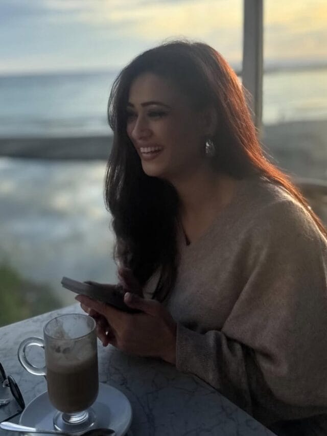 45 વર્ષની શ્વેતા તિવારીનો Winter Look તમે જોયો ?