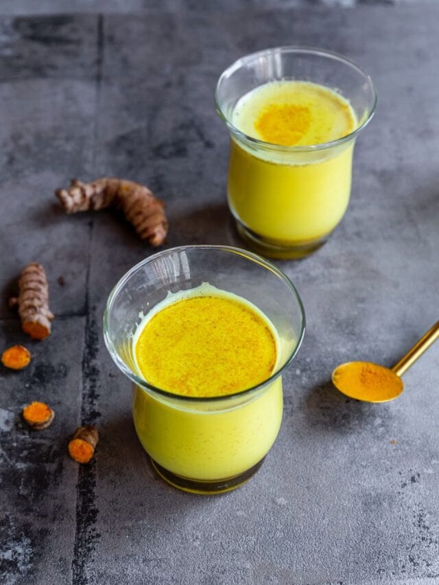 શિયાળામાં રાત્રે હળદરવાળું દૂધ પીવો, મળશે આ ફાયદા