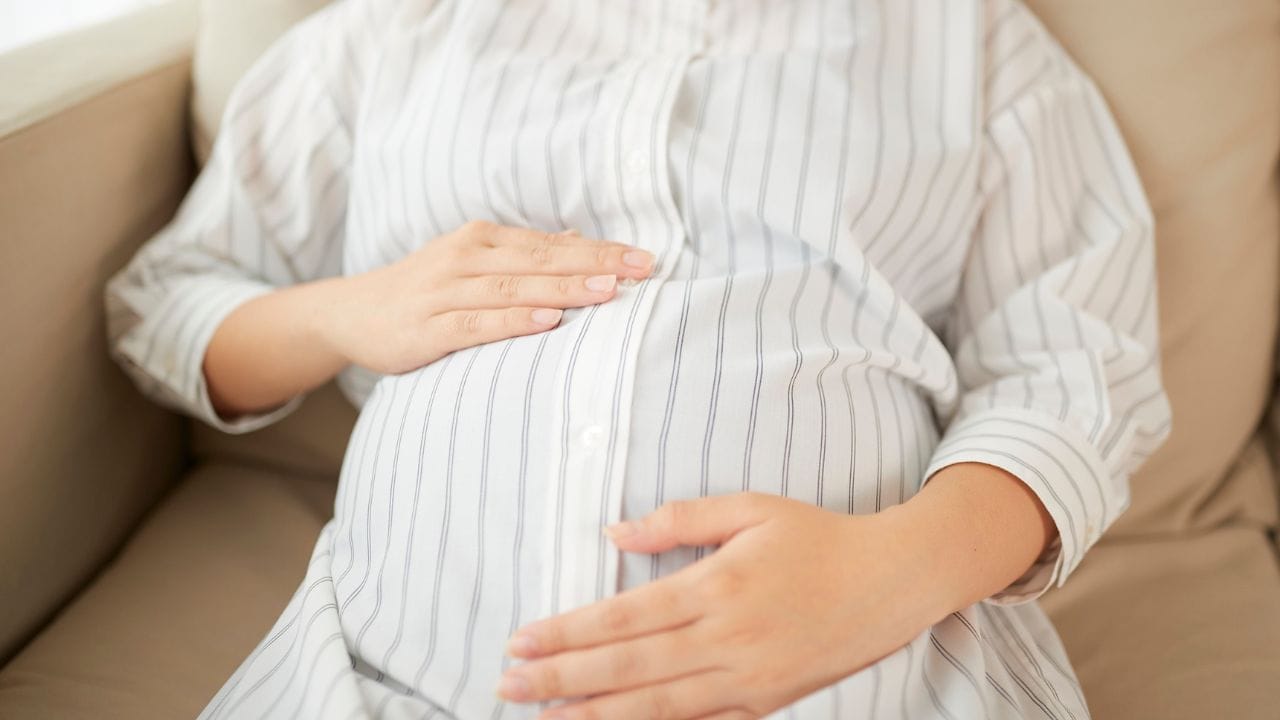 નોંધ : અહીં આપવામાં આવેલી માહિતી ફક્ત આપની જાણકારી માટે છે. કોઈ પણ ઈલાજ કરતાં પહેલા કે,અમલમાં લેતા પહેલા નિષ્ણાતોની સલાહ લેવી જરુરી છે. ( all photo:canva)