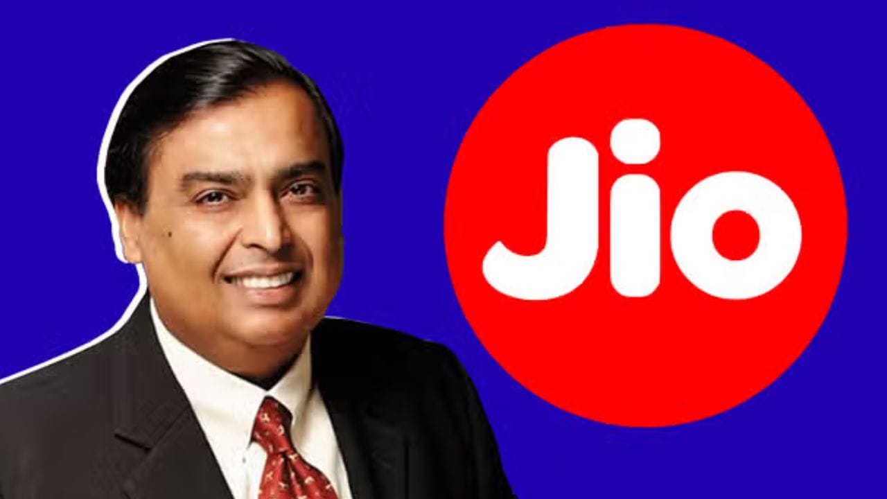 ચાલો Jio ના એક ખાસ રિચાર્જ પ્લાન વિશે જાણીએ. આ પ્લાન યુઝર્સને અનલિમિટેડ કોલિંગ અને 200GB ડેટા આપે છે. Jio નું ઓફિશિયલ પોર્ટલ 899 રૂપિયાનો રિચાર્જ પ્લાન ઓફર કરે છે. આ પ્લાન યુઝર્સને અનલિમિટેડ કોલિંગ સહિત અનેક ફાયદા આપે છે.