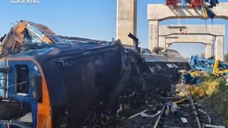 Breaking News: થાઇલેન્ડમાં મોટો ટ્રેન અકસ્માત, વિશાળ ક્રેન ટ્રેન પર પડી, 22 લોકોના મોત