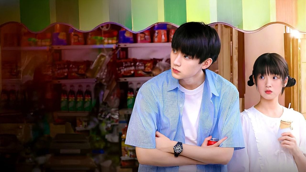 When I Fly Towards You એક મીઠી અને સિમ્પલ ટીનએજ લવ સ્ટોરી છે. સ્કૂલ જીવન, પ્રથમ પ્રેમ, મિત્રતા અને યુવાનીના સપનાઓને આ ડ્રામામાં સુંદર રીતે રજૂ કરવામાં આવ્યા છે. સ્ટોરીમાં કોઈ મોટા વિલન નથી, પરંતુ લાગણીઓ અને જીવનના નાનકડા સંઘર્ષો છે, જે દરેક યુવાન દર્શકને પોતાની સાથે જોડે છે. આમાં Season 1 અને કુલ Episodes 25 છે