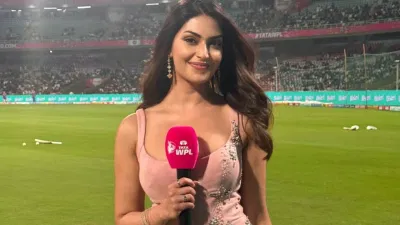 9 જાન્યુઆરીના રોજ, મહિલા પ્રીમિયર લીગ 2026 દરમિયાન, યેશા સાગર નામની એક સુંદર અને આત્મવિશ્વાસુ એન્કરએ બધાનું ધ્યાન ખેંચ્યું. તેણીની એન્કરિંગ, સ્ટાઇલ અને સ્ક્રીન હાજરી એટલી શક્તિશાળી હતી કે તે તરત જ સોશિયલ મીડિયા પર વાયરલ થઈ ગઈ અને ઝડપથી દરેકની સર્ચ લિસ્ટમાં દેખાઈ રહી છે.