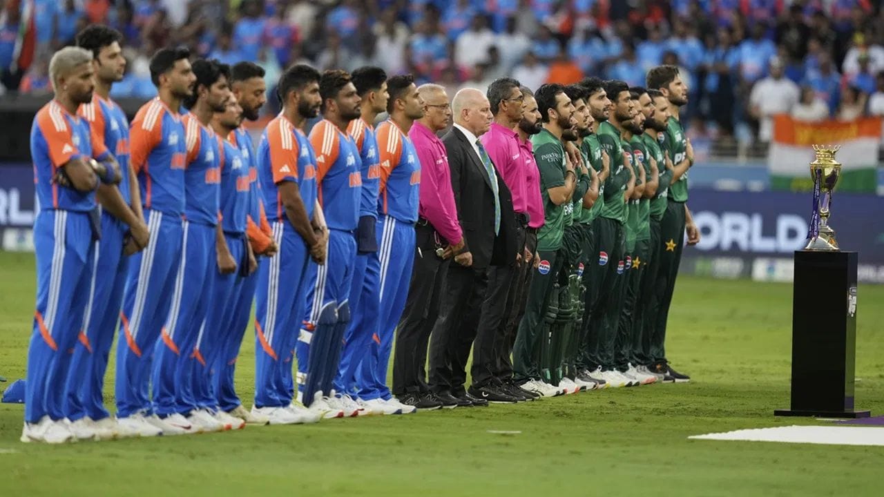 જ્યારે આખું ભારત 5 માર્ચે વાનખેડેમાં ભારત-પાકિસ્તાન જંગની રાહ જોતું હતું, ત્યારે પલ્લેકેલેમાં ઈંગ્લેન્ડના એક ખેલાડીએ કરોડો ફેન્સના દિલ તોડી નાખ્યા