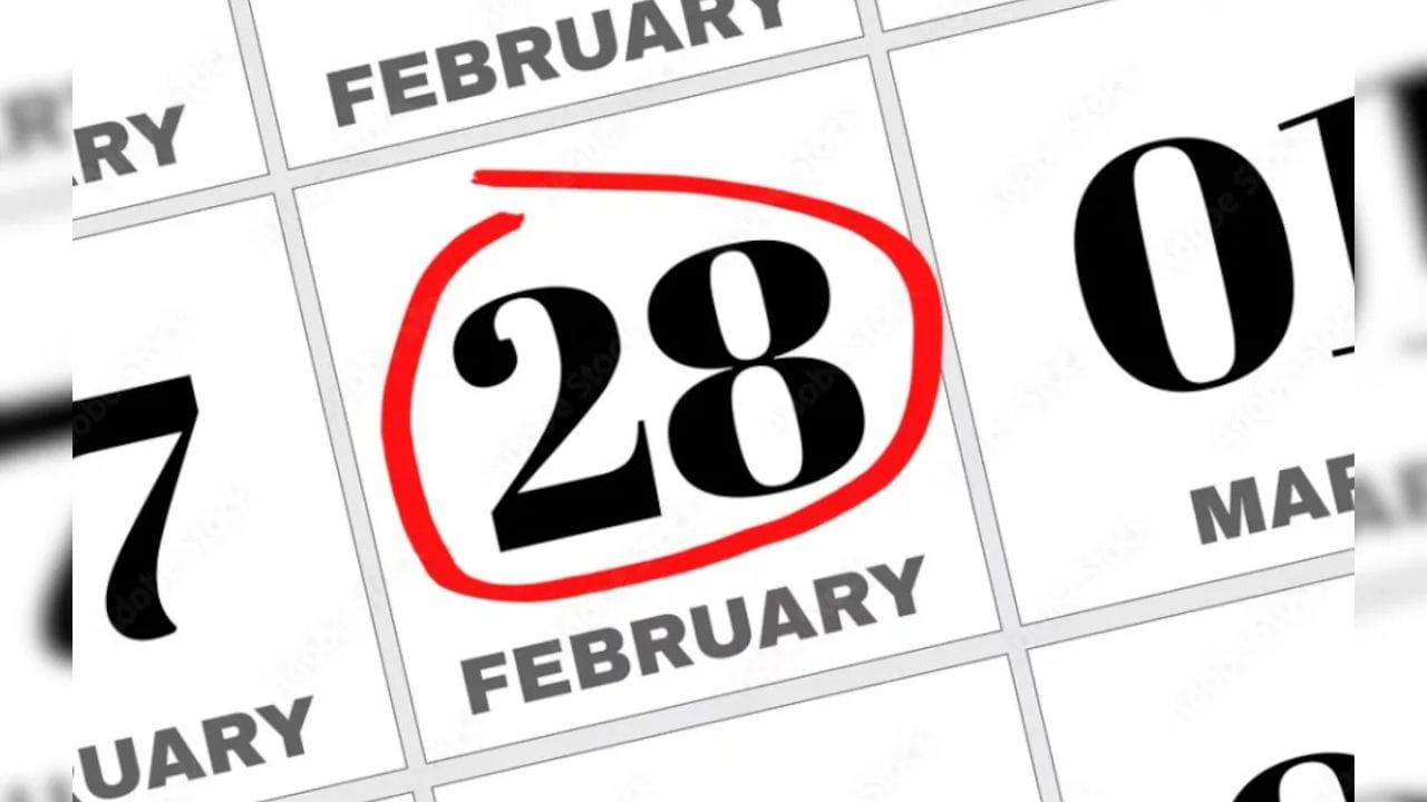 રોમન રાજા નુમા પોમ્પિલિયસ અને અંધશ્રદ્ધા:  ત્યારબાદ રોમન રાજા નુમા પોમ્પિલિયસે વર્ષ પૂર્ણ કરવા માટે જાન્યુઆરી અને ફેબ્રુઆરી મહિના ઉમેર્યા. પરંતુ 12 મહિનામાં દિવસોની વહેંચણી કરતી વખતે એક વિચિત્ર સ્થિતિ સર્જાઈ. રોમન લોકો 'બેકી સંખ્યા' (Even Numbers) ને અશુભ માનતા હતા. આથી મહિનાઓને 29 કે 31 દિવસના રાખવામાં આવ્યા,