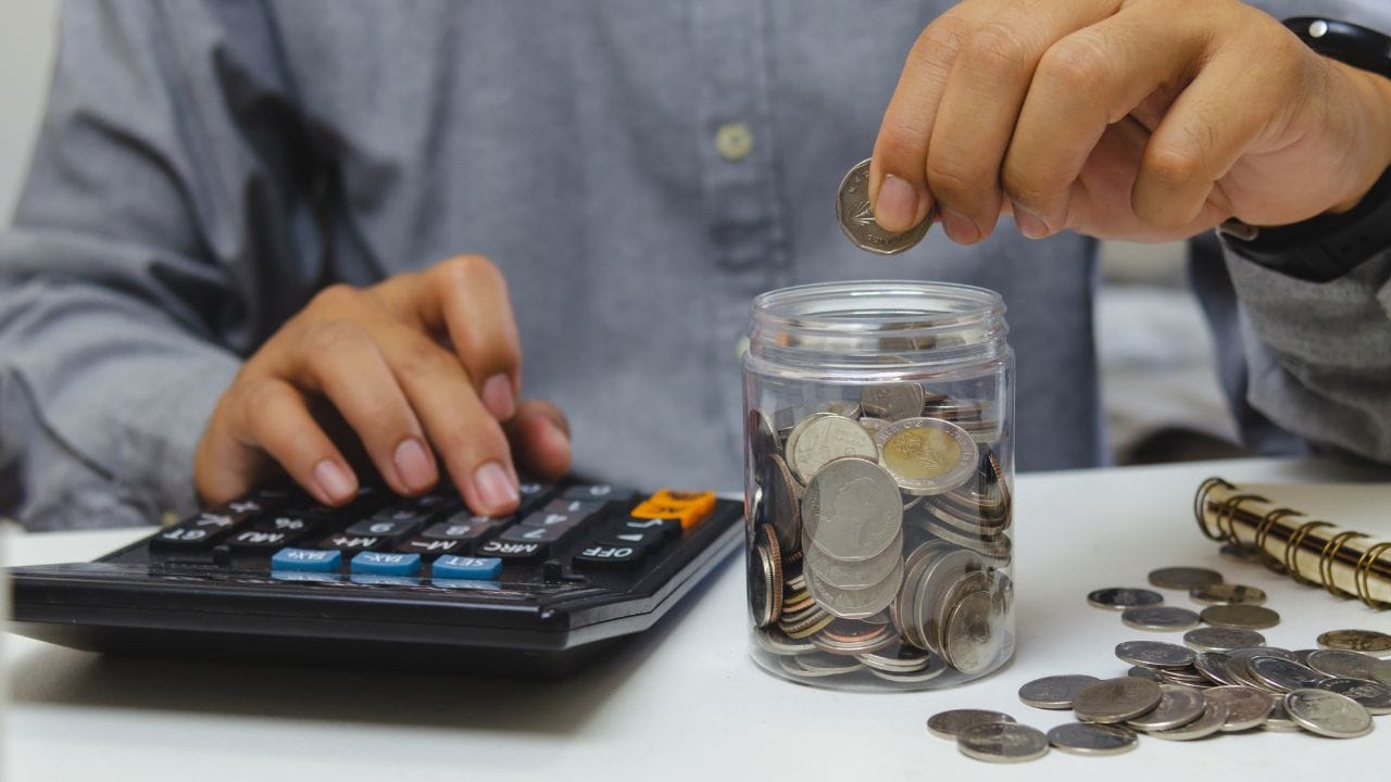 તો 20 વર્ષ પછી તમારું કુલ ફંડ આશરે ₹9.19 લાખ સુધી પહોંચી શકે છે. આમાં તમારું કરેલા કુલ રોકાણ માત્ર ₹2.40 લાખ જ છે, જ્યારે બાકીનું દરેક બમણો ભાગ વળતરથી જ સર્જાયું છે