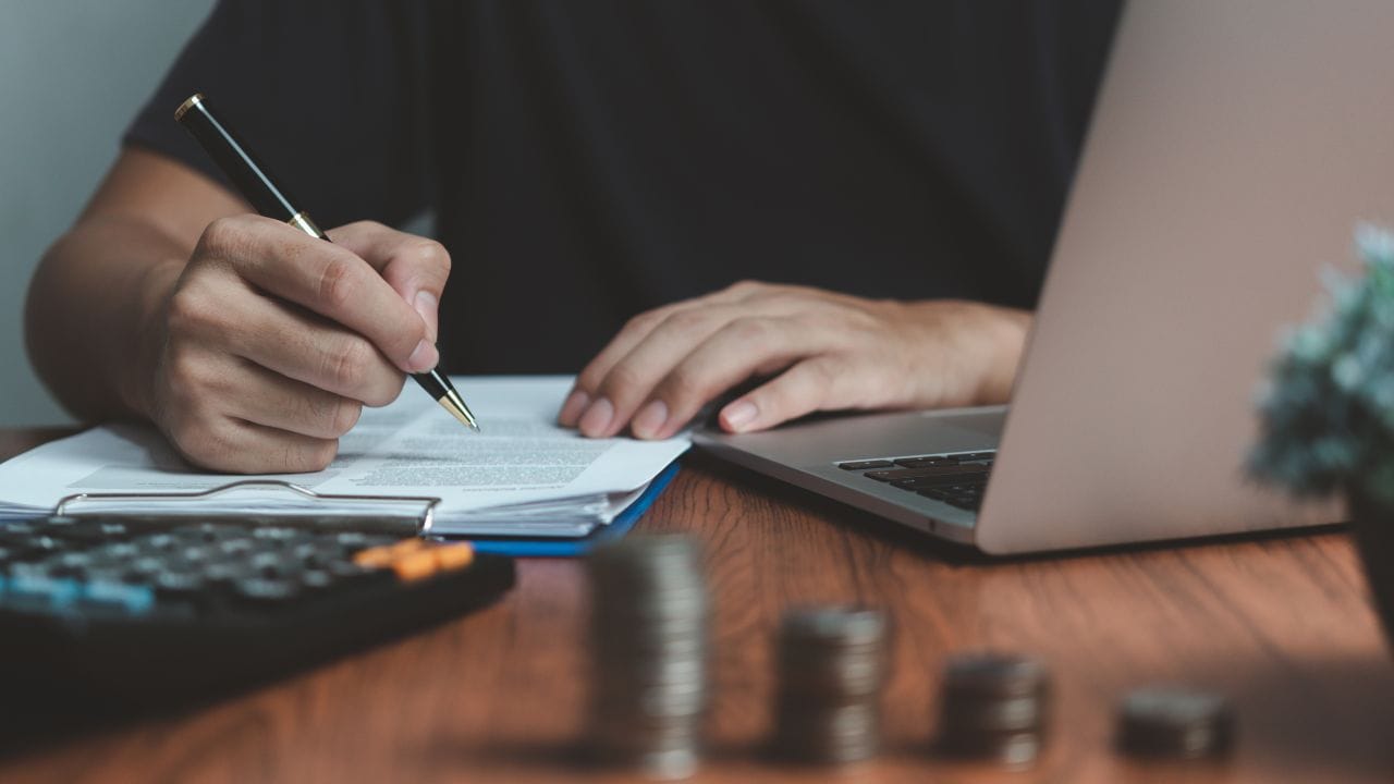 રોકાણ પહેલો થોડું લાગે, પરંતુ જો તમે નિષ્ઠાપૂર્વક વર્ષો સુધી SIP ચાલુ રાખશો, તો લાંબા ગાળે તે નાની રોકાણને પણ મોટી સંપત્તિમાં ફેરવી શકે છે.
