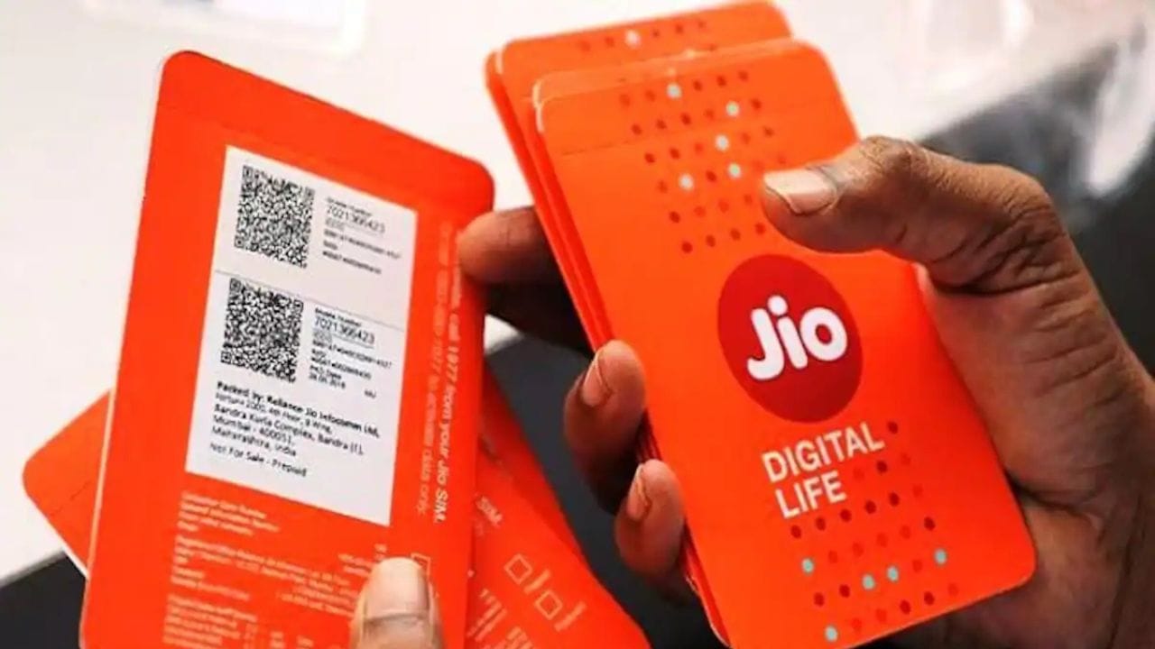 આ ₹1748ના પ્લાન સાથે યુઝર્સને અનલિમિટેડ વોઇસ કોલિંગનો લાભ મળે છે. એટલે કે દેશભરમાં કોઈપણ નેટવર્ક પર અનલિમિટેડ કોલ કરી શકાય છે. ઉપરાંત, કંપની 3600 SMSની સુવિધા પણ આપે છે. 
