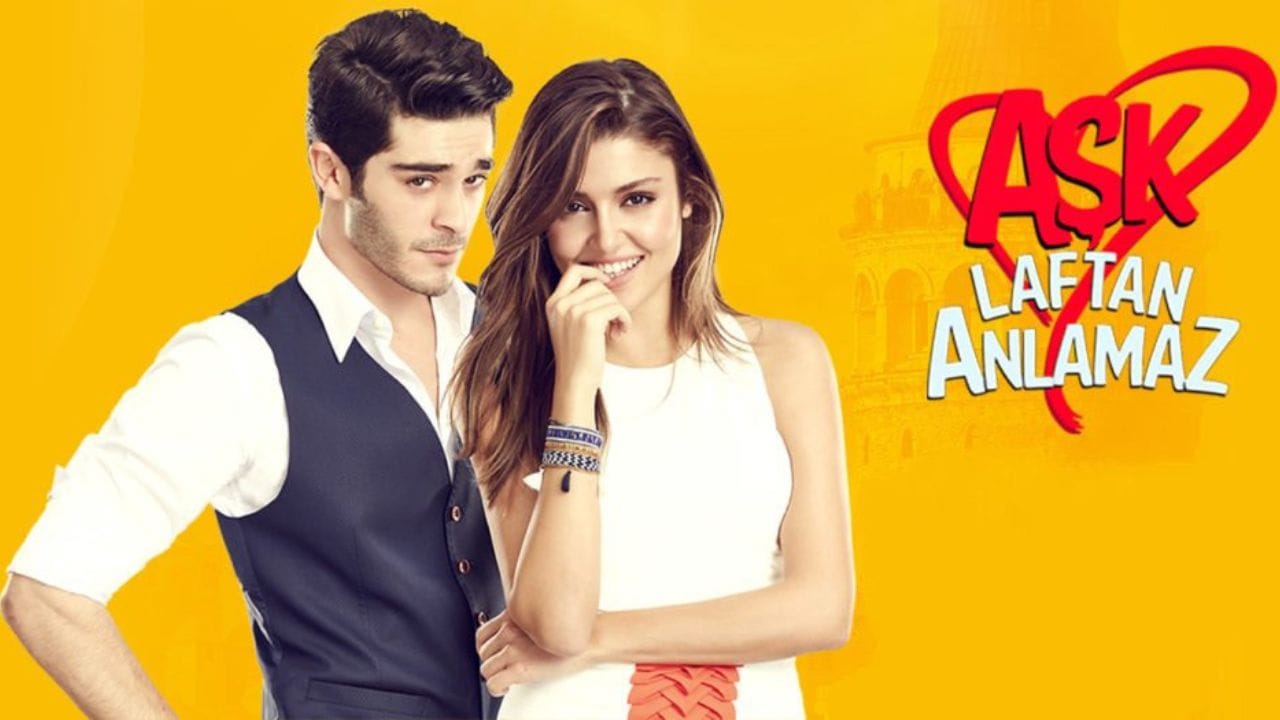 Pyaar Lafzon Mein Kahan (Aşk Laftan Anlamaz) : ઓફિસ રોમાન્સ અને મીઠી નોકઝોકથી ભરપૂર તુર્કી લવ સ્ટોરી. Pyaar Lafzon Mein Kahan એક કોમેડી, પ્રેમ અને ગેરસમજોથી ભરેલી રોમેન્ટિક સિરીઝ છે. હયાત અને મુરતની લવ સ્ટોરી ઓફિસ બેકગ્રાઉન્ડમાં આગળ વધે છે, જ્યાં શરૂઆતમાં નફરત અને પછી પ્રેમ જન્મે છે. Hindi Dubbed ટેલિકાસ્ટને કારણે આ સિરીઝે ટીવી દર્શકોમાં પણ ખાસ લોકપ્રિયતા મેળવી છે. આ સિરીઝ તમે YouTube પર મફતમાં જોઈ શકો છો. (Image Source: Google)