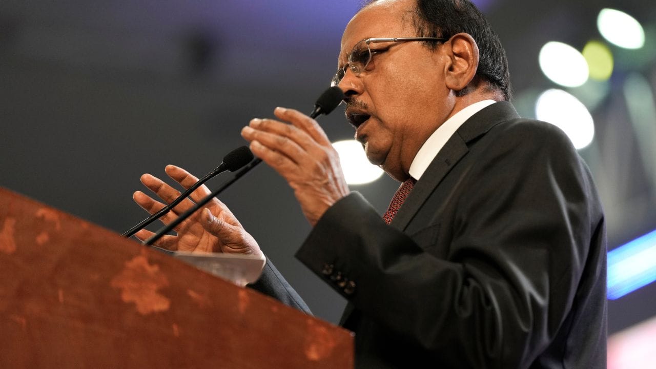 અજીત ડોભાલ ભારતના વર્તમાન રાષ્ટ્રીય સુરક્ષા સલાહકાર (NSA) છે. અજીત ડોભાલનો જન્મ 1945માં ઉત્તરાખંડના પૌરી ગઢવાલમાં થયો હતો. ડોભાલ કેરળ કેડરના 1968 બેચના આઈપીએસ અધિકારી છે.