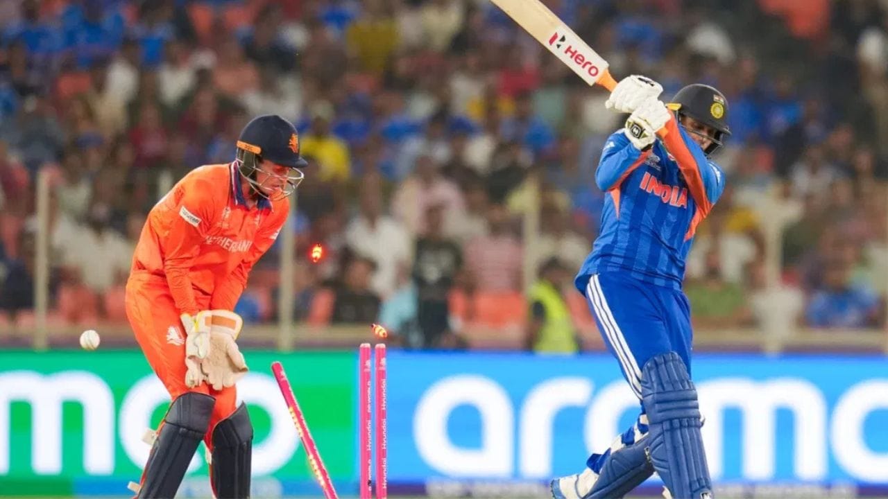 ત્યારબાદ ફોર્મમાં ચાલી રહેલા ઇશાન કિશન સામે પણ તેણે શાનદાર બોલિંગ કરી. ઝડપી રન બનાવવાના પ્રયાસમાં રહેલા ઇશાને માત્ર સાત બોલમાં 18 રન બનાવ્યા હતા, પરંતુ આર્યનની ઓફ-બ્રેક સામે તે પણ ટકી શક્યો નહોતો. તેની આ વિકેટ મેચનું ટર્નિંગ પોઈન્ટ સાબિત થઈ.