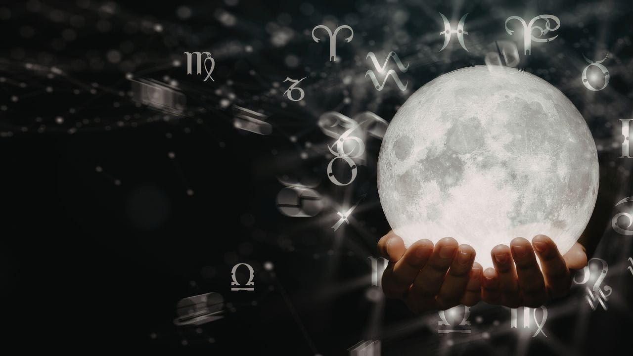 કન્યા રાશિને બાબા વાંગાએ ખૂબ જ ભાગ્યશાળી ગણાવી છે. 2026માં આ રાશિના લોકો માટે સફળતાના નવા દરવાજા ખુલશે. આગાહી મુજબ, આવકના નવા સ્ત્રોત ઉભા થશે અને મહેનતનું પૂરતું ફળ મળશે.