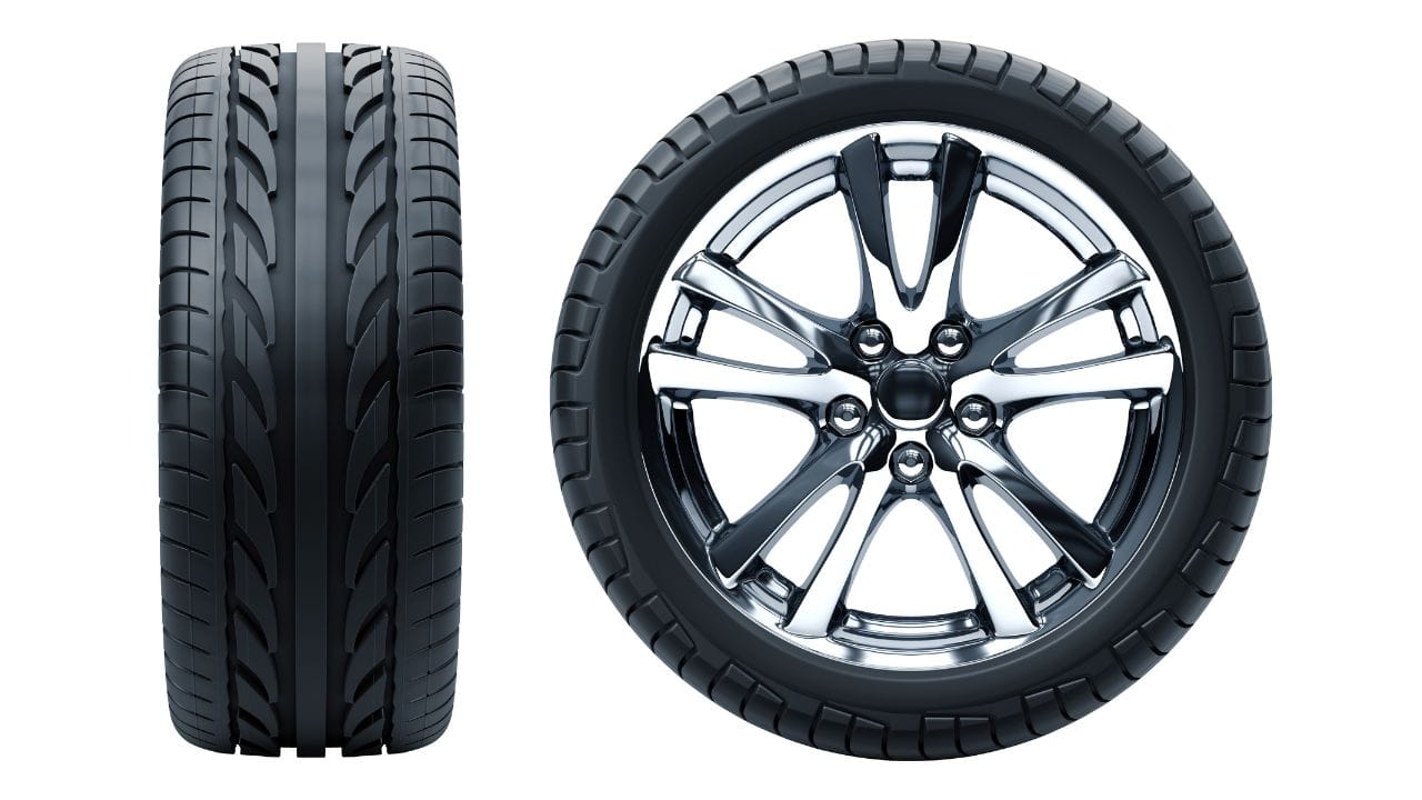 આગલી વખત જ્યારે તમે રસ્તા પર દોડતી કાર જુઓ, ત્યારે તેના કાળા ટાયરને એક નવી નજરથી જોતા શીખો. એ ફક્ત રબરનો ગોળ ટુકડો નથી, પરંતુ વિજ્ઞાન, સુરક્ષા અને સમય સાથે થયેલી શોધનો જીવંત પુરાવો છે. કાળો રંગ અહીં સ્ટાઇલ નહીં, શક્તિનું પ્રતિક છે. Input Credits: Getty Images