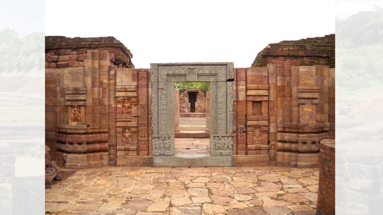 પ્રશ્નનો જવાબ એવો છે કે ઓડિશામાં આવેલું કટક શહેર તેના અનોખા નામ માટે જાણીતું છે. આ શહેરનું નામ આગળથી લખો કે પાછળથી વાંચો બંને રીતે એકસરખું જ રહે છે, તેથી તેને ખાસ ગણવામાં આવે છે. ( Credits: AI Generated )