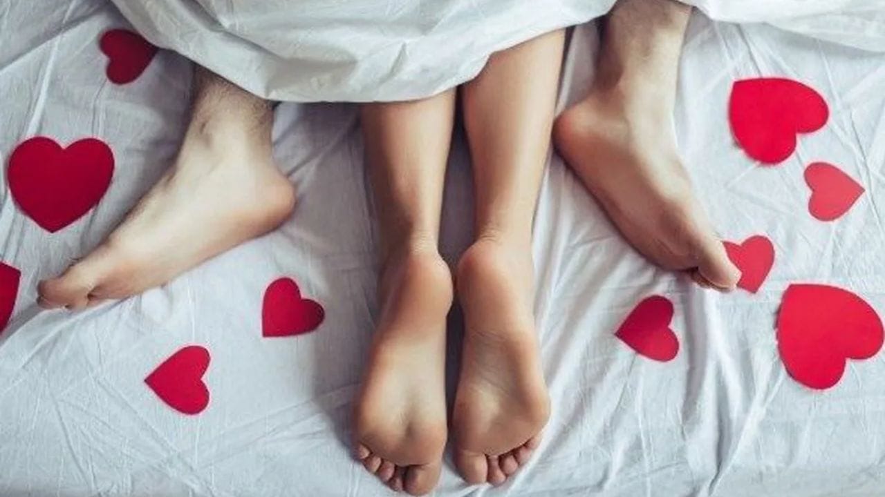 એક યુવકે સુપ્રીમ કોર્ટમાં જામીન અરજી દાખલ કરી હતી. જેના પર આરોપ છે કે તેણે એક મહિલા સાથે લગ્નનું વચન આપીને શારીરિક સંબંધ બાંધ્યા હતા અને પછી પરિણીત હોવા છતાં બીજી મહિલા સાથે લગ્ન કર્યા હતા. જસ્ટિસ બી.વી. નાગરત્ના અને ઉજ્જવલ ભુયાનની બેન્ચે આ કેસની સુનાવણી કરી.
