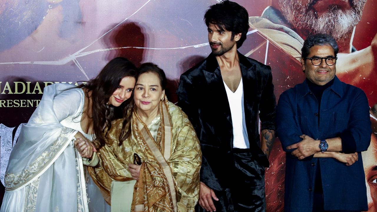 જલાલે પોતાની કારકિર્દીની શરૂઆત તકદીરથી કરી હતી. તેમણે 1970 અને 80ના દાયકાની શરૂઆતમાં અસંખ્ય મોશન પિક્ચર્સમાં મુખ્ય અને સહાયક ભૂમિકાઓ ભજવી હતી. તેમને આરાધના, પારસ , હેના અને દિલવાલે દુલ્હનિયા લે જાયેંગેમાં તેમની ભૂમિકાઓ માટે જાણીતી છે, જેમાંથી છેલ્લી ત્રણ ફિલ્મોને શ્રેષ્ઠ સહાયક અભિનેત્રીનો ફિલ્મફેર પુરસ્કાર મળ્યો હતો. 