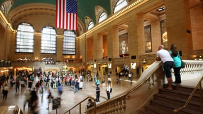 જણાવી દઈએ કે, જ્યારે દુનિયામાં પરિવહનના સાધનો ખૂબ જ ઓછા હતા, ત્યારે આ રેલવે સ્ટેશનનું નિર્માણ કરીને અમેરિકાએ આખી દુનિયાને ચોંકાવી નાખી હતી. આ રેલવે સ્ટેશનની વિશેષતા અને સુંદરતા તેને અજોડ બનાવે છે.