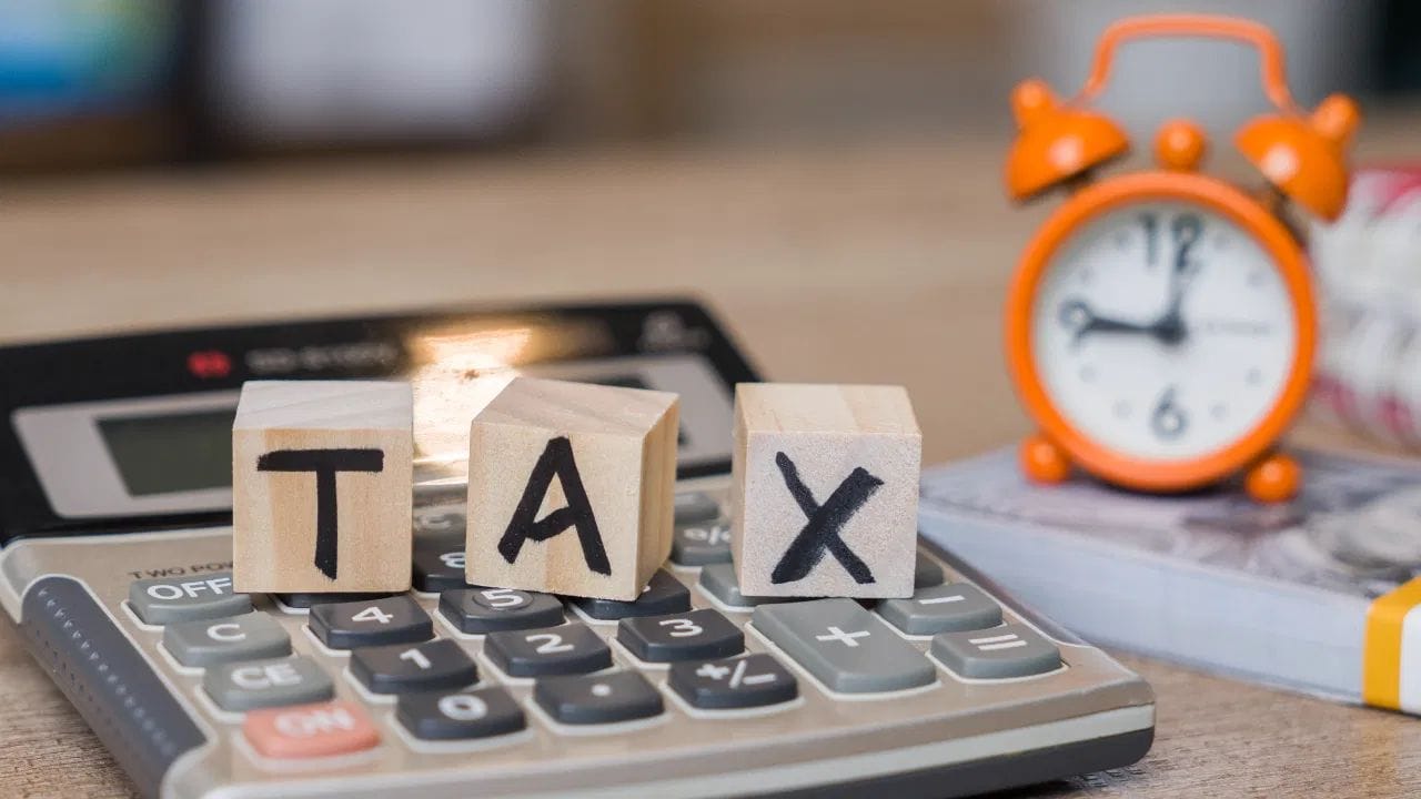 ખાસ વાત એ છે કે, જો વિલંબ માત્ર એક દિવસનો હશે, તો પણ ₹75,000 ની ફી ચૂકવવી પડશે. નોંધનીય છે કે, જો આ ભૂલ 30 દિવસથી વધુ ચાલશે, તો દંડ સીધો વધીને ₹1.50 લાખ થઈ જશે. ટૂંકમાં, હવે "થોડું મોડું થઈ ગયું" જેવી કોઈ પણ છૂટછાટ રાખવામાં આવી નથી.