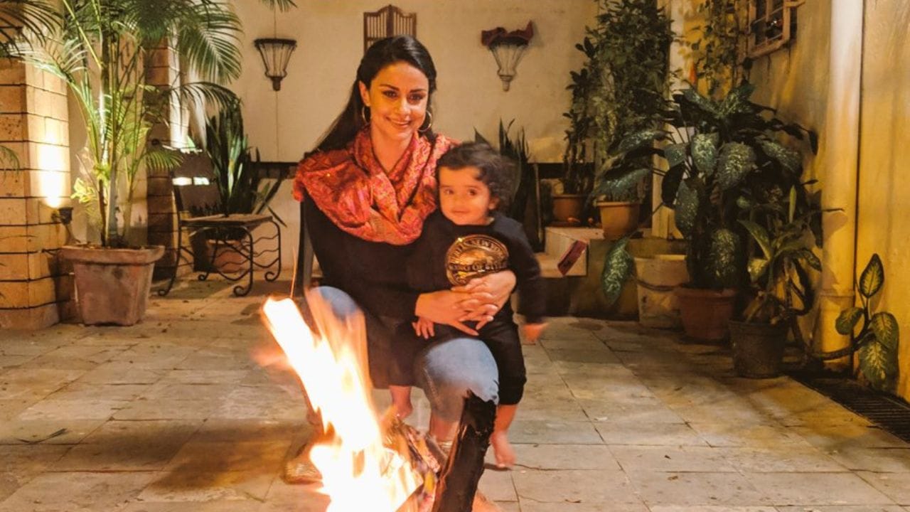 વિદ્યાર્થી તરીકે ગુલ પનાગને રમતગમત અને જાહેર ભાષણમાં રસ હતો. તેમણે વાર્ષિક રાષ્ટ્રીય આંતર યુનિવર્સિટી ડિબેટ સ્પર્ધામાં બે ગોલ્ડ મેડલ સહિત અનેક રાજ્ય અને રાષ્ટ્રીય સ્તરની ચર્ચા સ્પર્ધાઓ જીતી હતી.