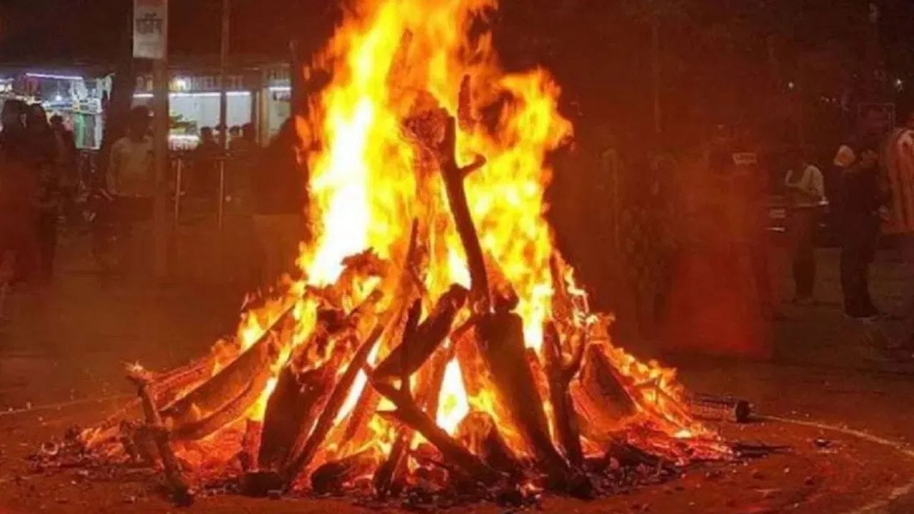 હોળાષ્ટક ભલે શુભ કાર્યો માટે યોગ્ય સમય ન માનવામાં આવે પરંતુ પૂજા-પાઠ, દાન અને ભક્તિ માટે આ ઘણો સારો સમય છે. જો તમે આ દિવસોમાં ભગવાનનું ધ્યાન કરો છો અને સારા કામ કરો છો, તો જીવનમાં સુખ, શાંતિ અને સફળતા મળી શકે છે.