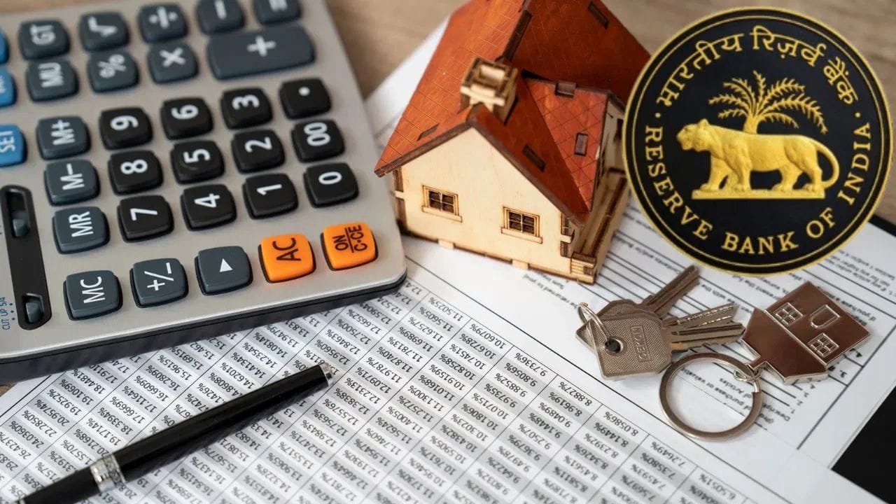 જો તમારાથી EMI મિસ (Miss) થઈ ગઈ હોય, તો બેંકને ફોન કરીને તેની જાણ કરો. તમારી પ્રામાણિકતા બેંક સાથેના સંબંધોને મજબૂત બનાવે છે. બીજું કે, ભૂલ ટેકનિકલ હતી (જેમ કે ઓટો-ડેબિટ ફેલ થવું) કે આર્થિક, તે તપાસો. આ ભૂલને ભવિષ્ય માટે સુધારો અને વહેલી તકે પૈસાની વ્યવસ્થા કરી પેનલ્ટી સાથે ચુકવણી કરી દો.