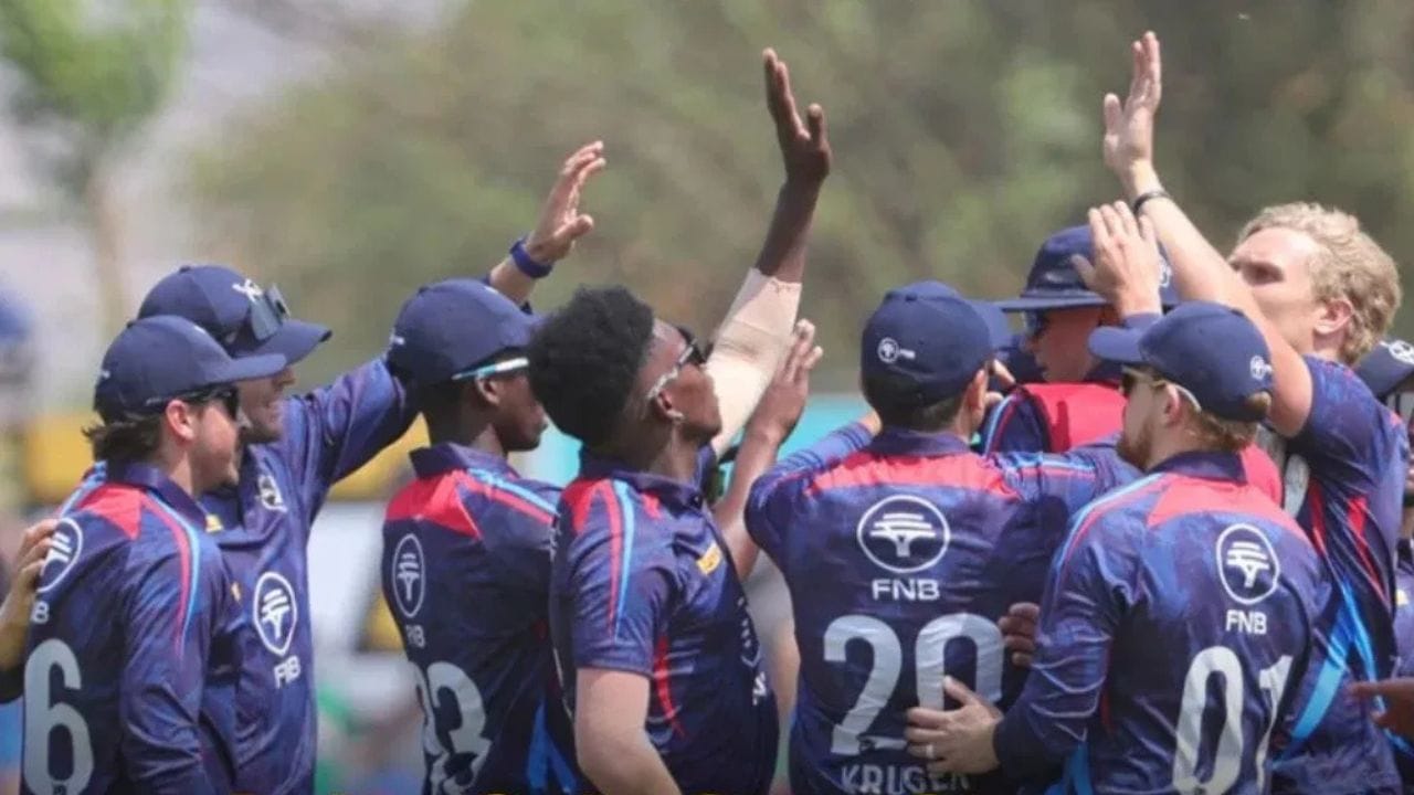 ખેલાડીઓની વાત કરીએ તો નામિબિયાના ઓપનર જોન ફ્રાયલિંક અને કેપ્ટન ગેરહાર્ડ રાસમસ પર ટીમનો સ્કોર નિર્ભર છે. રાસમસે 74 ઇનિંગ્સમાં 1851 રન બનાવ્યા છે, જ્યારે જેજે સ્મિથે પણ નોંધપાત્ર યોગદાન આપ્યું છે. 