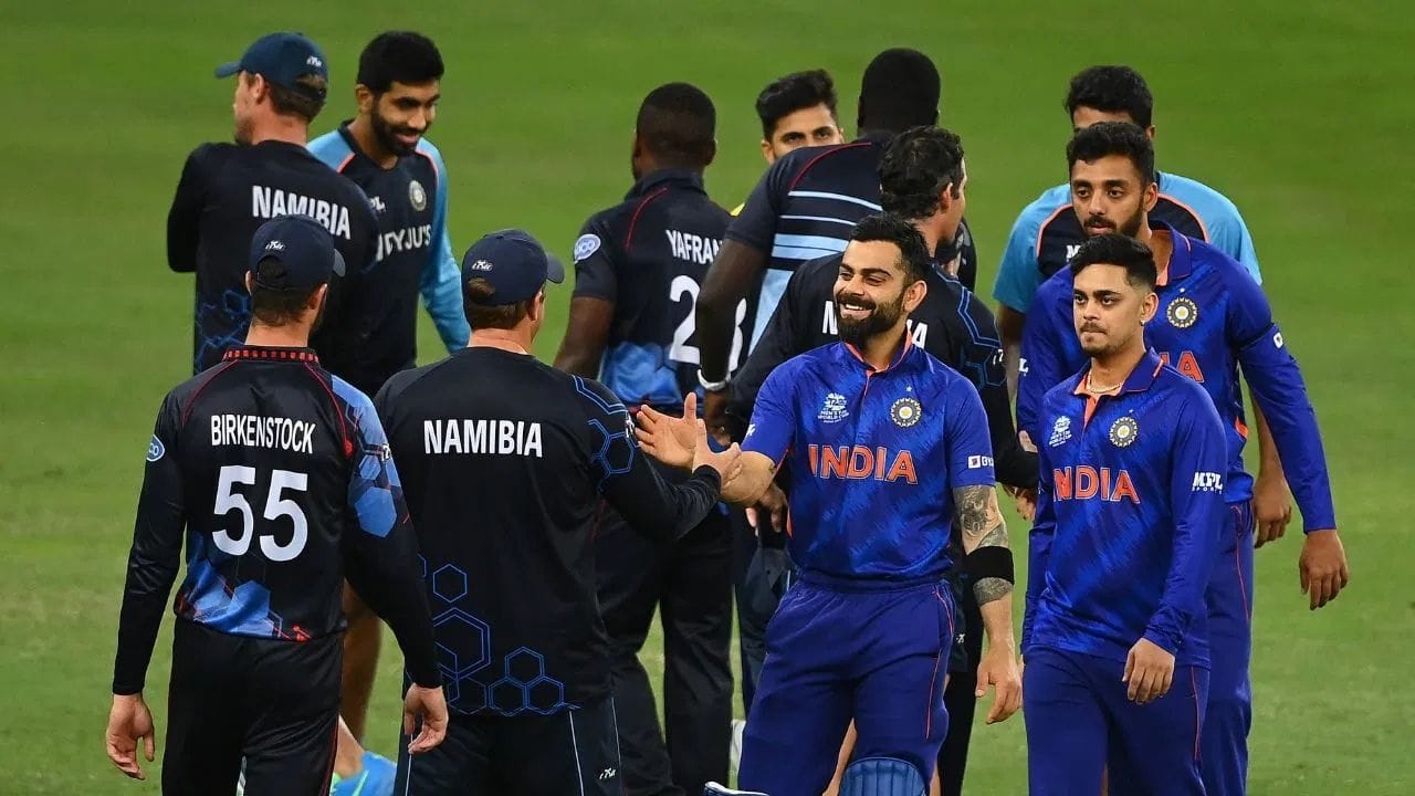 ટીમ ઈન્ડિયા T20 વર્લ્ડ કપ 2026 ના પોતાના બીજા ગ્રુપ મેચમાં નામિબિયાનો સામનો કરશે. T20 ક્રિકેટ ઈતિહાસમાં આ ફક્ત બીજી વાર હશે જ્યારે ભારત અને નામિબિયા એકબીજા સામે ટકરાશે. બંને ટીમો વચ્ચે છેલ્લી મુલાકાત થોડા સમય પહેલા થઈ ન હતી, પરંતુ ત્યારથી આ ફોર્મેટમાં પાંચ ભારતીય ખેલાડીઓની કારકિર્દીનો અંત આવી ગયો છે.