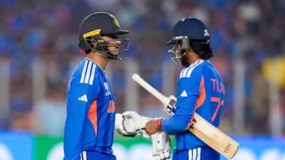 અમદાવાદના નરેન્દ્ર મોદી સ્ટેડિયમમાં દક્ષિણ આફ્રિકા સામે ટીમ ઈન્ડિયાનો 76 રનથી કારમો પરાજય થયો. આફ્રિકાના 187 રનના જવાબમાં, ભારતીય ટીમ ફક્ત 111 રનમાં જ ઓલઆઉટ થઈ ગઈ. આ હાર વચ્ચે ટીમ ઈન્ડિયાએ વધુ એક શરમજનક રેકોર્ડ બનાવ્યો છે. 