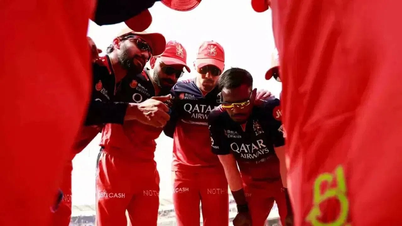 જાણકારી અનુસાર, નોન-બાઇન્ડિંગ બિડ સબમિટ કર્યા પછી આશરે 9 થી 10 દાવેદારોને શોર્ટલિસ્ટ કરવામાં આવ્યા છે. RCSPL એ યુનાઇટેડ સ્પિરિટ્સની પેટાકંપની છે અને તે રોયલ ચેલેન્જર્સ બેંગલુરુ (RCB) ફ્રેન્ચાઇઝીની માલિકી ધરાવે છે, જે IPL અને WPL માં ભાગ લે છે.