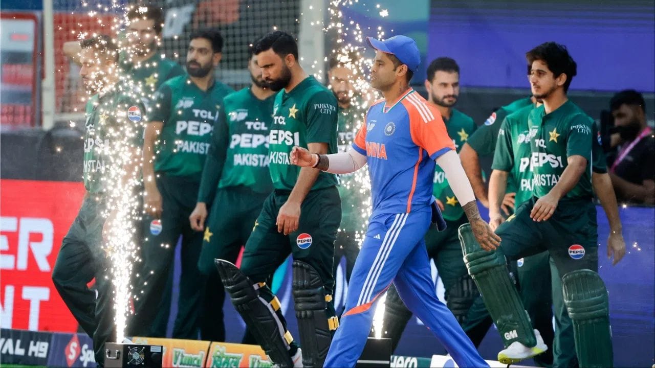 આ સમગ્ર મામલો BCCI દ્વારા મુસ્તફિઝુર રહેમાનને IPL માંથી દૂર કર્યા પછી શરૂ થયો હતો, અને પછી પાકિસ્તાન પણ તેમાં જોડાયું હતું. આ જ વિવાદને કારણે બાંગ્લાદેશ ટુર્નામેન્ટમાંથી ખસી ગયું હતું. (PC: Getty/PTI)