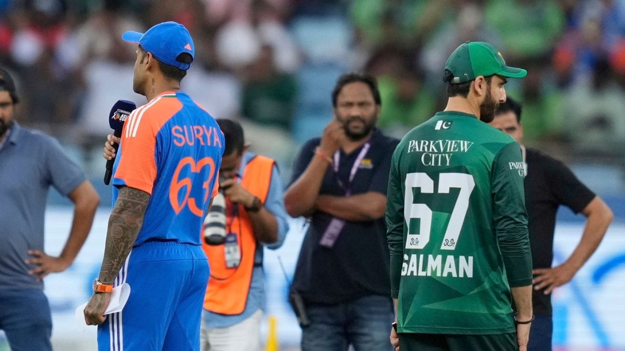 IND vs PAK T20 WC Breaking : શું સૂર્યકુમાર યાદવ પાકિસ્તાનના કેપ્ટન સાથે હાથ મિલાવશે? મેચ પહેલા લેવામાં આવ્યો નિર્ણય