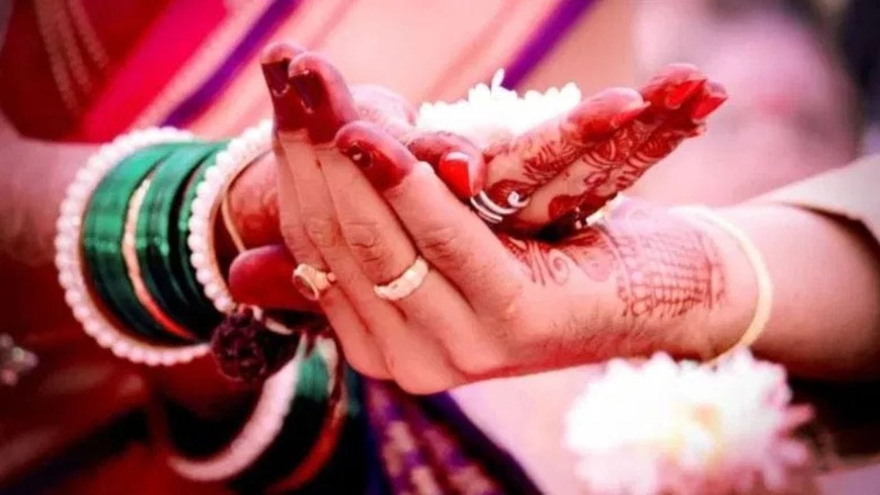 આ લગ્ન પ્રણાલીમાં સામાન્ય રીતે મોટા ભાઈને કાયદેસર રીતે બાળકનો પિતા માનવામાં આવે છે. વિસ્તારના વડીલો અને સમાજના વરિષ્ઠ લોકોના જણાવ્યા મુજબ, આ તમામ સંબંધો પરંપરા અને પરસ્પર સંમતિના આધાર પર જ સ્થાપિત થાય છે.