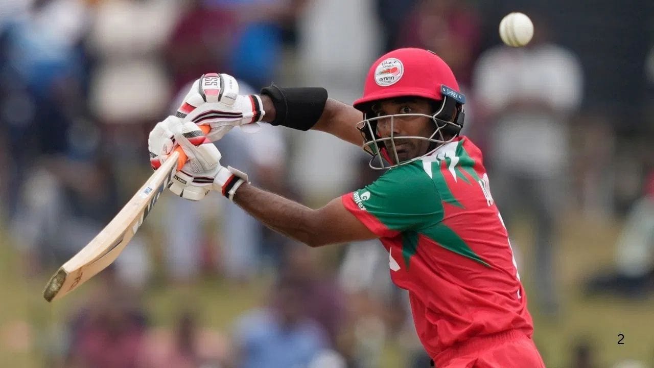 ટુર્નામેન્ટમાં ભાગ લઈ રહેલા ઓમાનને ભલે સતત ત્રણ હારનો સામનો કરવો પડ્યો હોય, પરંતુ તેના અનુભવી ઓલરાઉન્ડર આમિર કલીમે બેટથી શાનદાર પ્રદર્શન કર્યું. કલીમે આયર્લેન્ડ સામે અડધી સદી ફટકારીને વિશ્વ રેકોર્ડ બનાવ્યો.