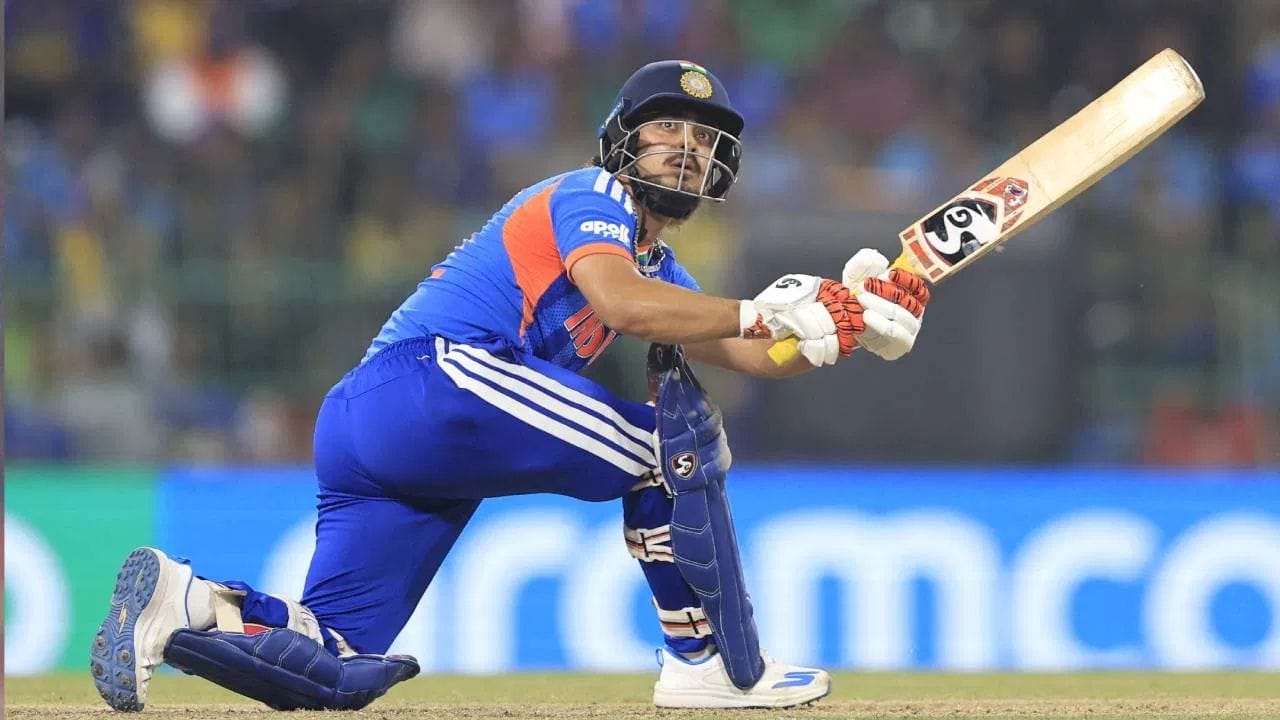 આ અડધી સદી સાથે ઇશાન કિશને મોટી સિદ્ધિ મેળવી. પાકિસ્તાન સામે કિશનની આ પહેલી T20I છે, અને તેણે પહેલી ઇનિંગમાં જ અડધી સદી ફટકારી હતી. 