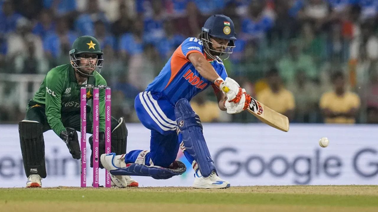 કંપનીના જણાવ્યા અનુસાર, આ ડિજિટલ રીચ અગાઉની T20 વર્લ્ડ કપ ફાઈનલ કરતાં પણ વધુ છે. 2024 માં ભારત અને દક્ષિણ આફ્રિકા વચ્ચે રમાયેલી ફાઈનલને મળેલા વ્યૂઝ કરતાં આ આંકડો આગળ રહ્યો છે. આથી સ્પષ્ટ થાય છે કે ભારત-પાકિસ્તાન મુકાબલાનો ક્રેઝ હજુ પણ અડગ છે.