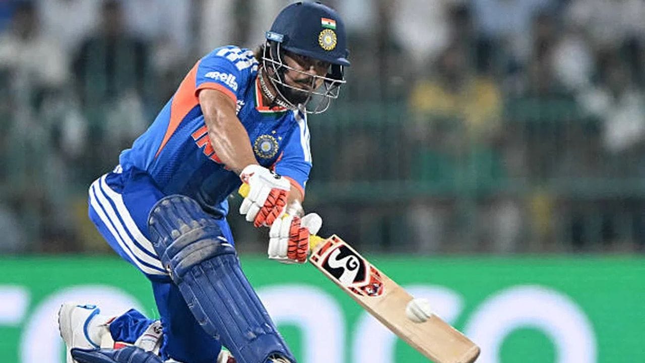 તિલક વર્મા ચોથા નંબર પર છે. પાકિસ્તાનના સાહિબજાદા ફરહાદાન બે સ્થાન નીચે સરકીને પાંચમા સ્થાને પહોંચી ગયા છે. સૂર્યકુમાર યાદવ છઠ્ઠા સ્થાને છે. જોસ બટલર ત્રણ સ્થાન નીચે સરકીને સાતમા સ્થાને છે. ઇશાન કિશન આઠમા સ્થાને પહોંચી ગયો છે. ન્યુઝીલેન્ડનો ટિમ સીફર્ટ નવમા અને ટ્રેવિસ હેડ દસમા સ્થાને છે.