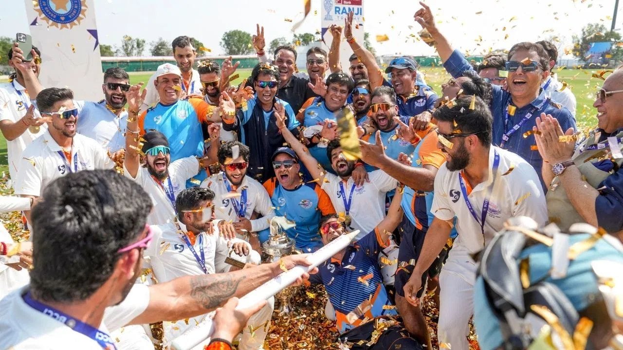 કર્ણાટક સામે પાંચ દિવસની ફાઇનલમાં J&K એ સંપૂર્ણ પ્રભુત્વ મેળવ્યું અને ટાઇટલ જીત્યું. અંતિમ દિવસે જમ્મુ અને કાશ્મીરે તેની બીજી ઇનિંગમાં 342 રન બનાવ્યા, મેચ ડ્રોમાં સમાપ્ત થઈ અને ટીમને પ્રથમ ઇનિંગમાં 291 રનની લીડના આધારે ચેમ્પિયનનો તાજ પહેરાવવામાં આવ્યો.