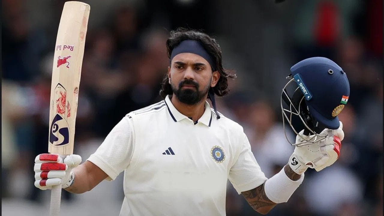 રણજી ટ્રોફીના ક્વાર્ટર-ફાઇનલમાં કેએલ રાહુલે બીજી ઇનિંગમાં સદી ફટકારી. તેણે 130 રનની ઇનિંગ રમી. રાહુલની સદી સાથે કર્ણાટકે 325 રનના લક્ષ્યનો પીછો કરી મેચ 4 વિકેટથી જીતી. આ જીત સાથે કર્ણાટકે સેમિફાઇનલમાં જગ્યા બનાવી લીધી. 