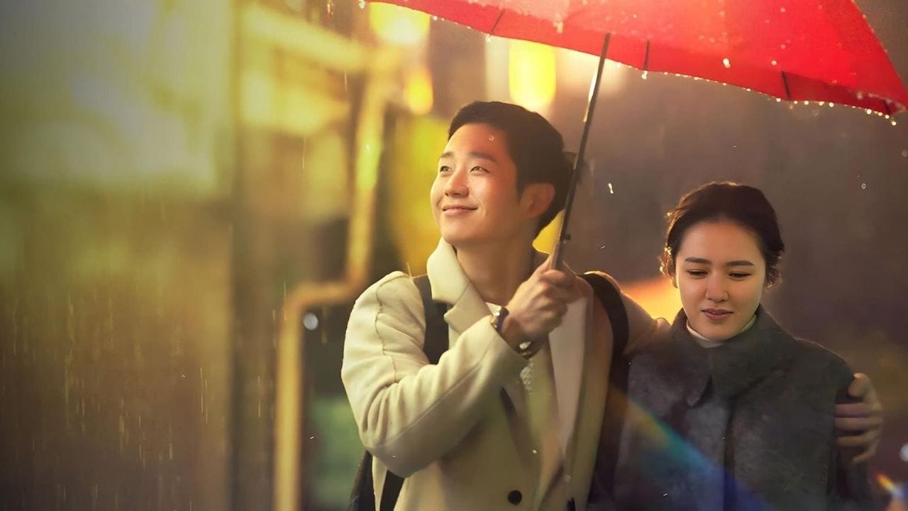 ‘Something in the Rain’ એક મેચ્યોર લવ સ્ટોરી છે, જેમાં ઉંમરનો અંતર અને સમાજની માન્યતાઓ વચ્ચેનો પ્રેમ દર્શાવવામાં આવ્યો છે. Son Ye-jin અને Jung Hae-in ની કેમેસ્ટ્રી આ સીરિઝની સૌથી મોટી તાકાત છે.
કાર્યસ્થળ પરના હેરાસમેન્ટ જેવા મુદ્દાઓને પણ હળવાશથી નહીં, પરંતુ ગંભીરતાથી રજૂ કરવામાં આવ્યા છે. રિયલિસ્ટિક ડાયલોગ્સ અને સ્લો-બર્ન રોમાન્સ આ સીરિઝને ખાસ બનાવે છે. આમાં Season 1 અને કુલ Episodes 16 છે, 
