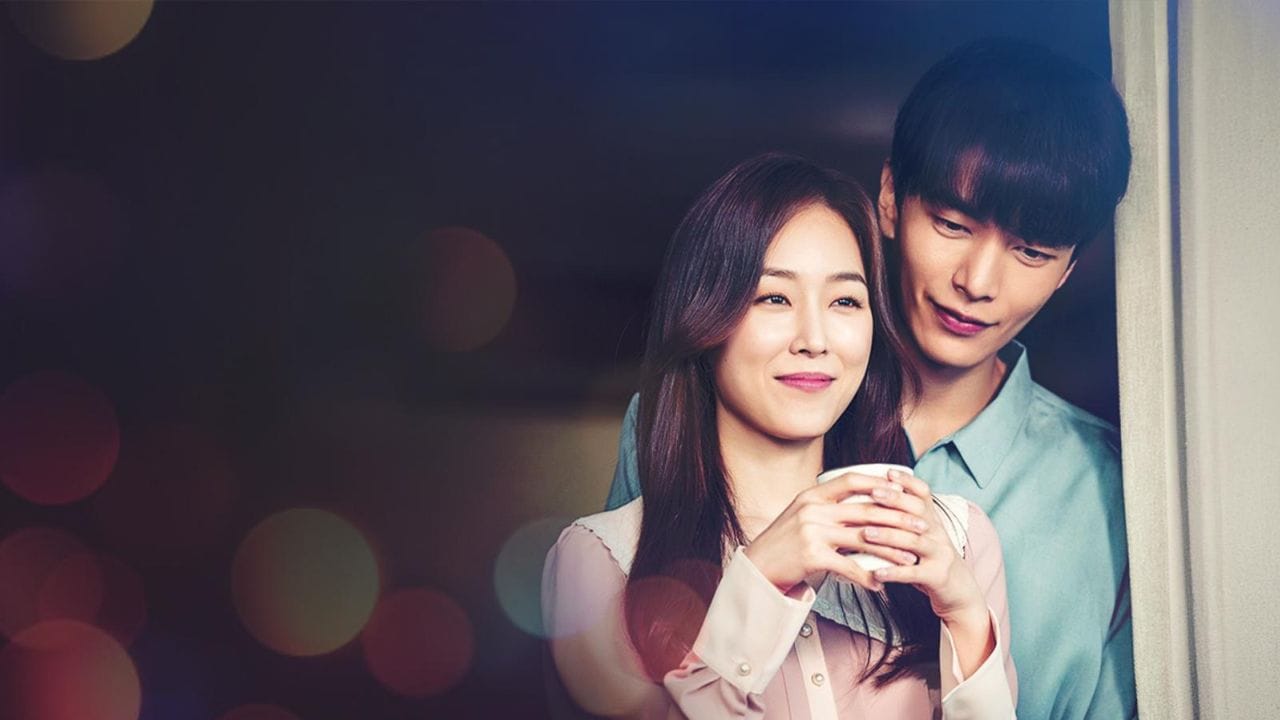 ‘Beauty Inside’ એક અનોખી રોમેન્ટિક-ફૅન્ટસી કથા છે જેમાં નાયિકા દર મહિને એક વાર પોતાના ચહેરા અને શરીરમાં બદલાવ અનુભવે છે. ઓળખ અને સ્વીકારનો મુદ્દો અહીં મુખ્ય છે. લી મિન-કી અને સો હ્યુન-જિનનું પરફોર્મન્સ સંવેદનશીલ અને પ્રભાવશાળી છે. પ્રેમ, આત્મસ્વીકાર અને સંબંધોની ઊંડાણભરી રજૂઆત આ સિરિઝને ખાસ બનાવે છે. આમાં Season 1 અને કુલ Episodes 16 છે, 