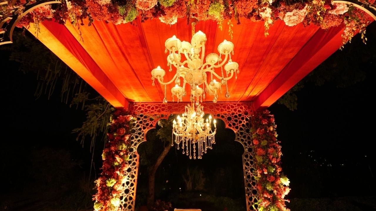 હિન્દુ લગ્ન એક સંસ્કાર છે. જેને હિન્દુ લગ્ન એક્ટ 1955 હેઠળ ત્યાં સુધી માન્યતા ન આપવામાં આવી શકે. જ્યાં સુધી લગ્ન રીતિ રિવાજ તેમજ વિધિઓ સાથે કરવામાં આવતું નથી. સુપ્રીમ કોર્ટે ભારપૂર્વક જણાવ્યું હતું કે હિન્દુ લગ્ન કાયદા હેઠળ માન્ય લગ્ન માટે માત્ર લગ્ન પ્રમાણપત્ર પૂરતું નથી.