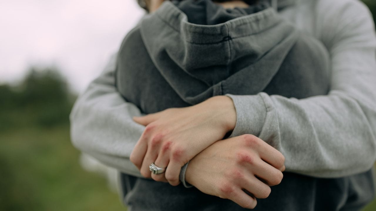 પીઠે કહ્યું કે,પોતાની ભૂલ સ્વીકારવાના બદલે આરોપીએ આ આધાર પર જામીન માંગ્યા છે કે, સંબંધ બંન્નેની પરવાનગીથી બન્યો હતો. પીઠે કહ્યું કે, આરોપી અને પીડિતા આઠ વર્ષથી એકબીજાને ઓળખતા હતા, પરંતુ આરોપીએ પીડિતાને છેતરીને તેની સાથે શારીરિક સંબંધો બાંધ્યા હતા. આ એક ગંભીર ગુનો છે.