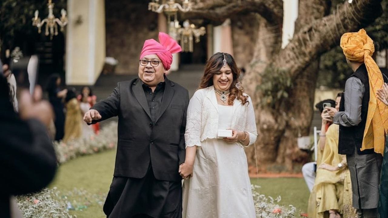 મનોજ પાહવાએ 70 થી વધુ ફિલ્મોમાં પાત્ર અભિનેતા તરીકે અભિનય કર્યો છે, જેમાં 7 ફેરે (2005), બીઇંગ સાયરસ (2005), સિંઘ ઇઝ કિંગ (2008), દબંગ 2 (2012), જોલી એલએલબી (2013), દિલ ધડકને દો (2015), મુલ્ક (2018) અને આર્ટિકલ 15 (2019)નો સમાવેશ થાય છે.