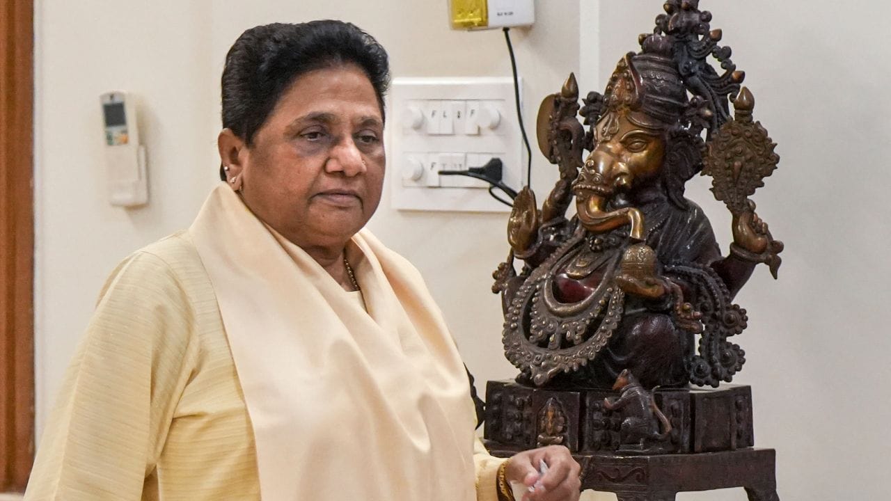 2012ની વિધાનસભા ચૂંટણીમાં બસપાને કારમી હારનો સામનો કરવો પડ્યો, જે ફક્ત 80 બેઠકો સુધી ઘટી ગઈ. 2017માં પાર્ટી હારી ગઈ. 2 એપ્રિલ, 2018ના રોજ માયાવતીએ રાજ્યસભામાંથી રાજીનામું આપ્યું હતુ.