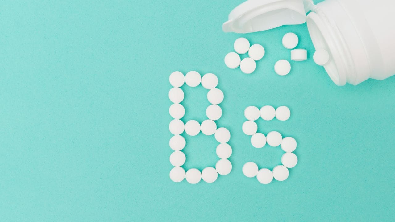 આ ઉપરાંત, દૂધમાં મળતું વિટામિન B5 (પેન્ટોથેનિક એસિડ) હોર્મોનના ઉત્પન્નમાં મદદ કરે છે અને શરીરને ઊર્જા પૂરી પાડે છે. તે તણાવ ઘટાડવામાં અને ત્વચાને સ્વસ્થ રાખવામાં પણ લાભદાયક સાબિત થાય છે.(નોંધ : અહીં આપવામાં આવેલી માહિતી ફક્ત આપની જાણકારી માટે છે.)