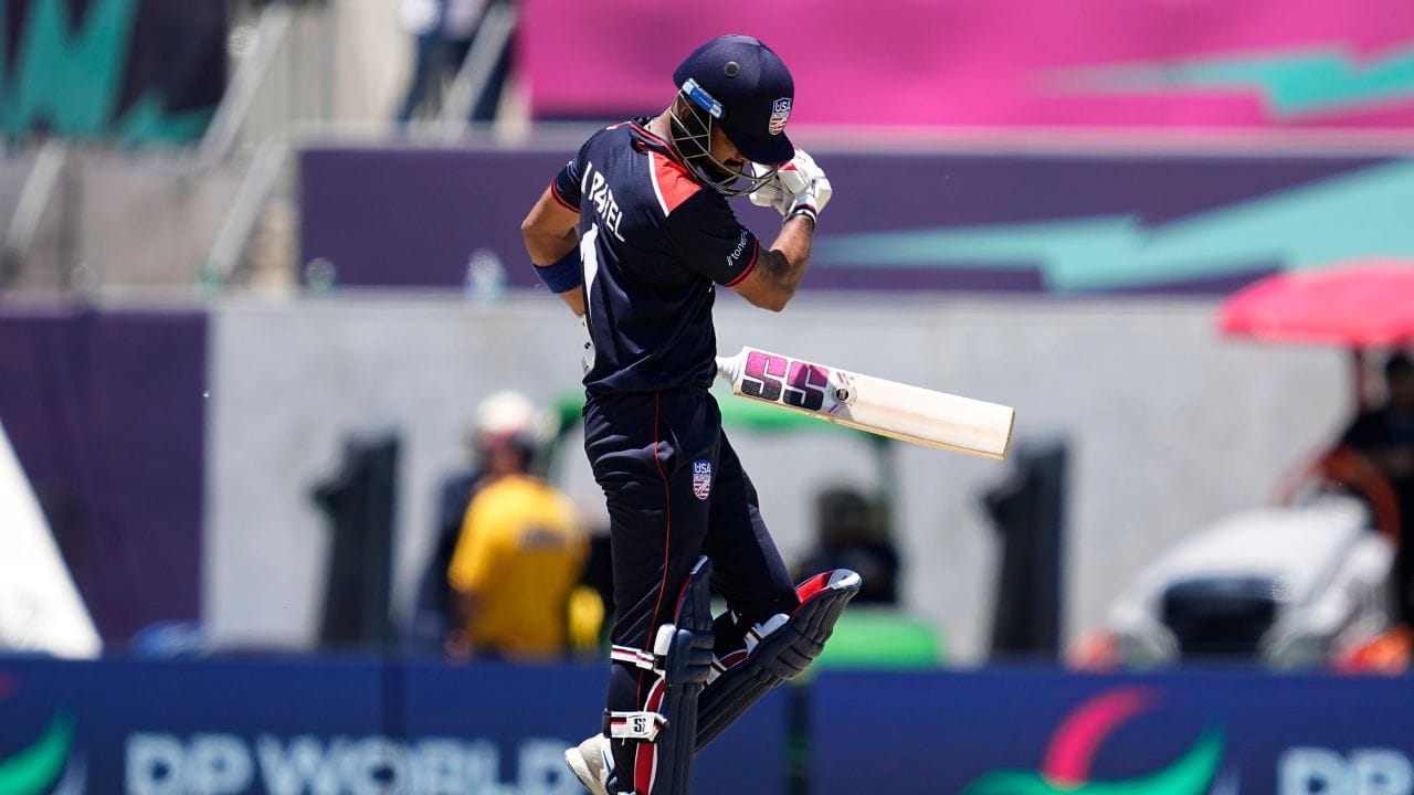 યુએસ ક્રિકેટ ટીમના કેપ્ટન મોનંક પટેલ ગુજરાત માટે અંડર-19 ક્રિકેટર તરીકે રમી ચૂક્યો છે. મોનંક પટેલ ભારત અને શ્રીલંકા દ્વારા સંયુક્ત રીતે યોજાનારા 2026ના ટી20 વર્લ્ડ કપમાં રમવા માટે તૈયાર છે. આજે આપણે મોનંક પટેલના પરિવાર અને કરિયર વિશે વાત કરીશું.